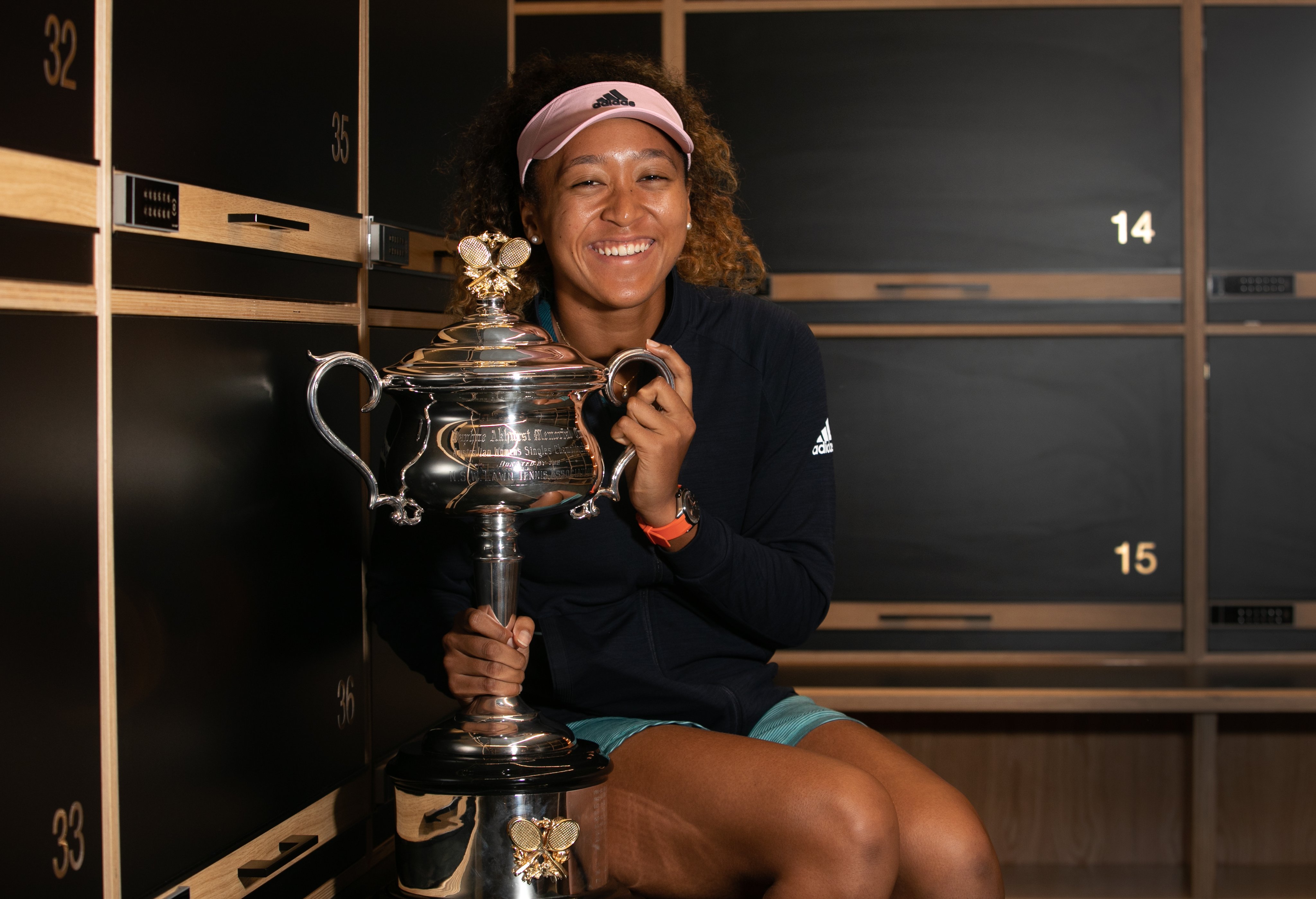 九游体育-大坂直美焦点对战，费德勒与90激战巴塞罗那分钟，出色防守胜负难料！